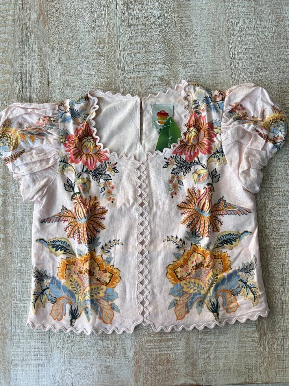Farm Rio Ligia Light Pink/Peach Short Sleeve Floral Blouse/Top/Shirt Medium NWT